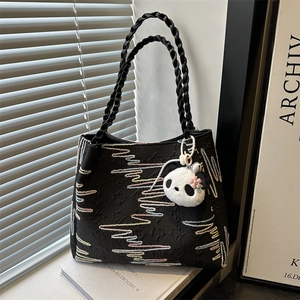Fashion Large Capacity Tote Bag For Women 2025 New Urban Simple Shoulder Bag With Panda Pendant Embroidered 3D Texture Handbag