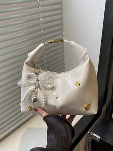 Süße PU Leder Hobo Tasche Künstliche Perle Spitze Schleife Anhänger Koreanischen Stil Halbmond Crossbody Umhängetasche Für Damen Modische Knödeltasche