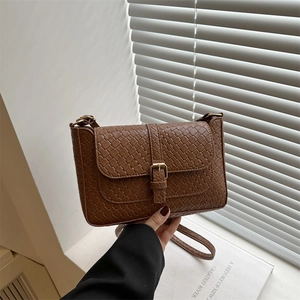 Women Chic PU Leather Shoulder Bag Retro Belt Buckle Design Solid Color Square Crossbody Bag Fashion City Style Handbag
