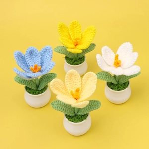 Crochet Tulip Potted Plant Handmade Knitted Yarn Artificial Flower Ornament Home Office Desktop Decoration Cute Creative Gift