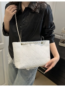 White quilted chain tote bag in textured fabric for women, stylish large shoulder bag