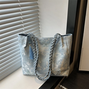 New Chinese Style Butterfly Embroidery Lace Tote Bag Women Large Capacity Braided Handle Tassel Shoulder Bag Daily Commute