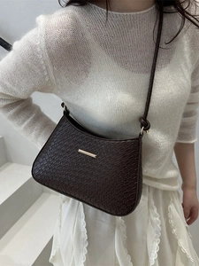 Vintage dunkelbraune Umhängetasche mit Krokodilprägung, Golddekor und Knotendetail