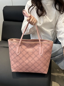 Pink tote bag with cherry blossom print and large capacity for daily commuting