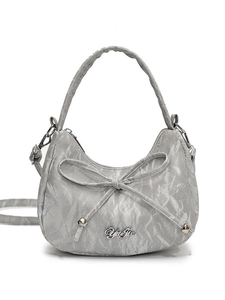 Sac à main croissant gris argenté avec texture marbre et détail de nœud