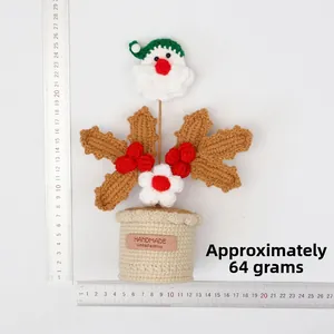 Handgemaakte gehaakte kerstman in pot decoratie met weergave van de afmetingen