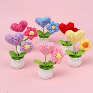 Fleur Crochetée À La Main En Pot Forme De Cœur Plante En Fil Tricoté Décoration De Bureau Ornement Cadeau Douillet