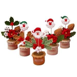 Handgemaakte gehaakte kerstman potplanten set voor kersttafeldecoratie en cadeau