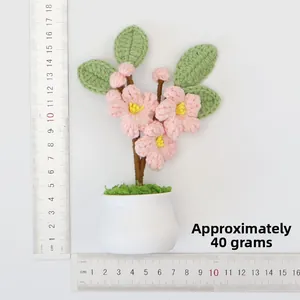 Fleur de pêcher au crochet faite main en pot blanc, hauteur 14cm et poids de 40g