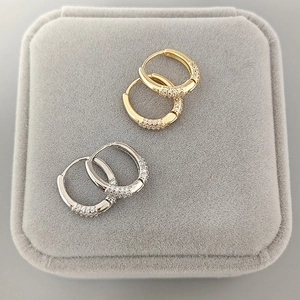 Chic 925 silver hoop earrings with shimmering cubic zirconia in gold and silver finish