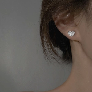 Boucles D'oreilles Puces Cœur Lave Texture Irrégulière Cuivre Plaqué Minimaliste Élégant Bijoux De Mode Pour Femmes