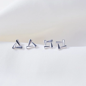 S925 Silber geometrische Ohrstecker Set mit minimalistischen Dreieck und Quadrat Designs