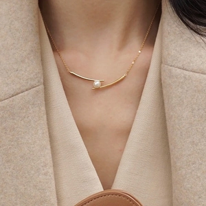 Minimalist Artificial Pearl Pendant Necklace Copper Curved Bar Geometric Clavicle Chain Jewelry Elegant Simple Gift For Women