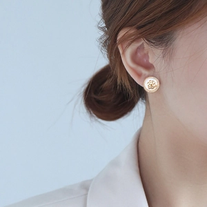 Elegant S925 silver camellia flower stud earrings with sparkling crystals and gold finish