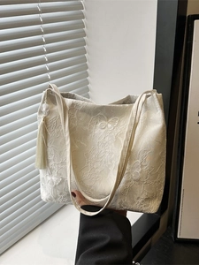 Women Large Capacity Tote Bag Lace Jacquard Butterfly Embroidery Korean Sweet Romantic Shoulder Bag With Tassel Charm