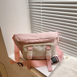 Sac Bandoulière Femme en Nylon à la Mode Bloc de Couleur Imprimé Lettres Grande Capacité Imperméable pour Voyage Sport