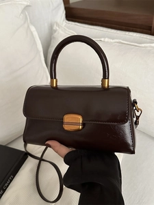 Women Vintage PU Leather Crossbody Bag Small Square Shoulder Bag With Metal Buckle Top Handle Fashion Commute Handbag