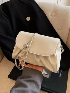Women Ruched Cloud Shoulder Bag Pleated PU Leather Crossbody Bag With Adjustable Silver Chain Strap Urban Minimalist Underarm Bag