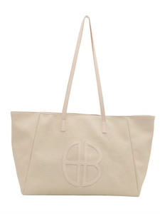 Große cremefarbene Shopper-Tasche aus Kunstleder mit geprägtem Logo und schmalen Trägern