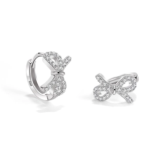 Boucles d'oreilles nœud en argent S925 avec cristaux pavés au design raffiné