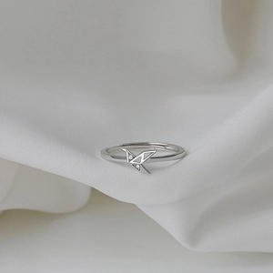 Verstelbare origami kraanvogel ring in zilveren afwerking met zirkonia accenten