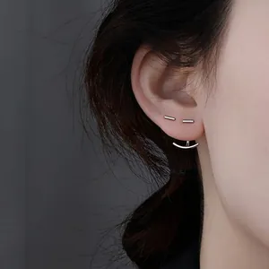 Lot de boucles d'oreilles minimalistes en argent 925 avec design sourire courbé élégant