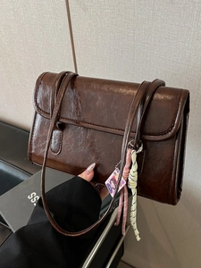 Underarm Shoulder Bag PU Leather Retro Flap Large Capacity Commuter Handbag With Charm For Women Fashionable Trendy