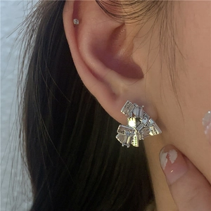 S925 silver heart stud earrings with geometric zircon inlay and engraved design