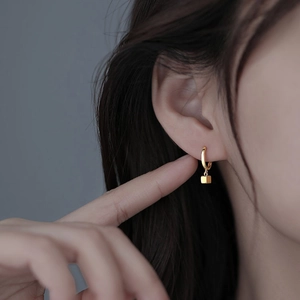 Minimalist S925 silver geometric square drop earrings with gold finish on model