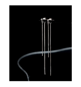 Boucles d'oreilles pendantes en argent S925 avec pompons et chaînes minimalistes