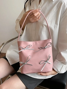 Rosa Eimertasche mit silbernen Schleifen, stilvolle minimalistische Schultertasche Damen