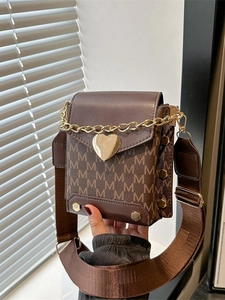 Retro PU Leather Women Crossbody Phone Bag Letter Print Heart Buckle Wide Strap Fashion Small Square Bag Shoulder Purse