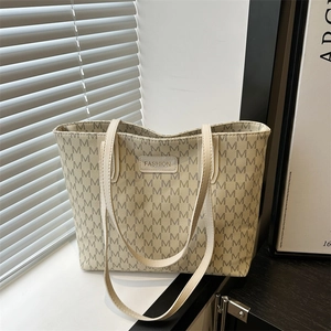 Grand Sac Fourre-Tout Cuir PU Imprimé Lettre M Sac À Main Pour Femmes Navette Sac À Épaule Plaque Métallique Mode