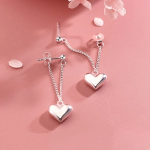 Boucles d'oreilles cœur S925 en argent sterling avec pompon et fond floral rose élégant