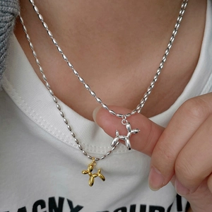 Collier Pendentif Chien Ballon Laiton Cuivre Plaqué Or Minimaliste Bijoux D'art Moderne Pour Femmes