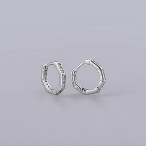 Orecchini a cerchio esagonali in argento sterling S925 con cristalli micro-pave