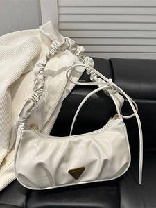 Vintage Geraffte Unterarmtasche Für Damen PU Leder Schleife Hobo Tasche Mit Metall Dreieck Dekoration Schultertasche
