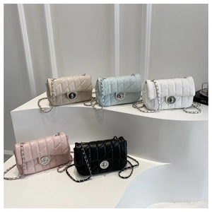 Detailed display of quilted chain bags in beige, blue, white, pink and black colors