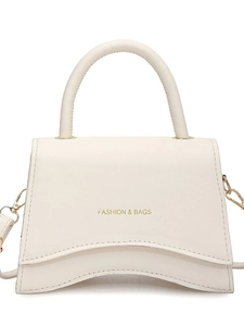 Sac à main sablier minimaliste en cuir blanc crème avec crochets dorés et bandoulière fine
