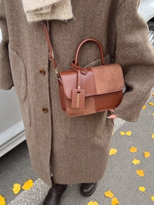 Retro contrast color crossbody bag with caramel leather and suede patchwork finish