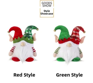 Détail de gnomes de Noël rouges et verts avec chapeaux à paillettes et cloches festives