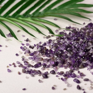 Natural raw purple amethyst crystal stones for aromatherapy and home decoration