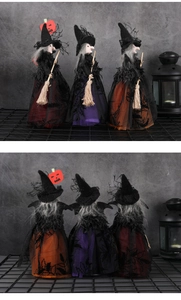 Vue détaillée de poupées de sorcières d'Halloween avec motifs de toile d'araignée
