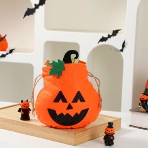 Halloween pumpkin candy bag made of orange felt with drawstrings for children's gifts