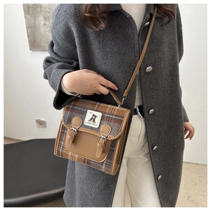 Sac à dos vintage à carreaux de style britannique en cuir marron pour l'automne