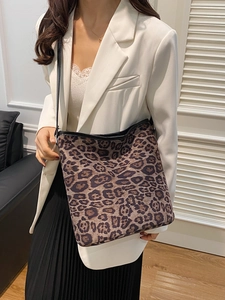 Borsa tote a secchiello leopardata da donna con tracolla nera e ampia capacità interna