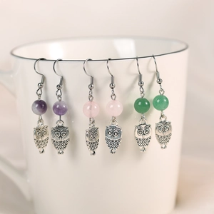 Set di orecchini a gufo vintage con perline colorate in viola, rosa e verde