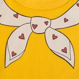T-shirt manches longues jaune pour fille avec motif écharpe à cœurs au col en coton