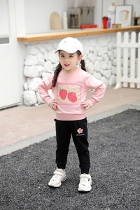 Ensemble sweat à motif fraise rose et pantalon de jogging noir pour petite fille