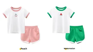 Completi estivi in cotone per bambini con grafiche di pesca e anguria e pantaloncini